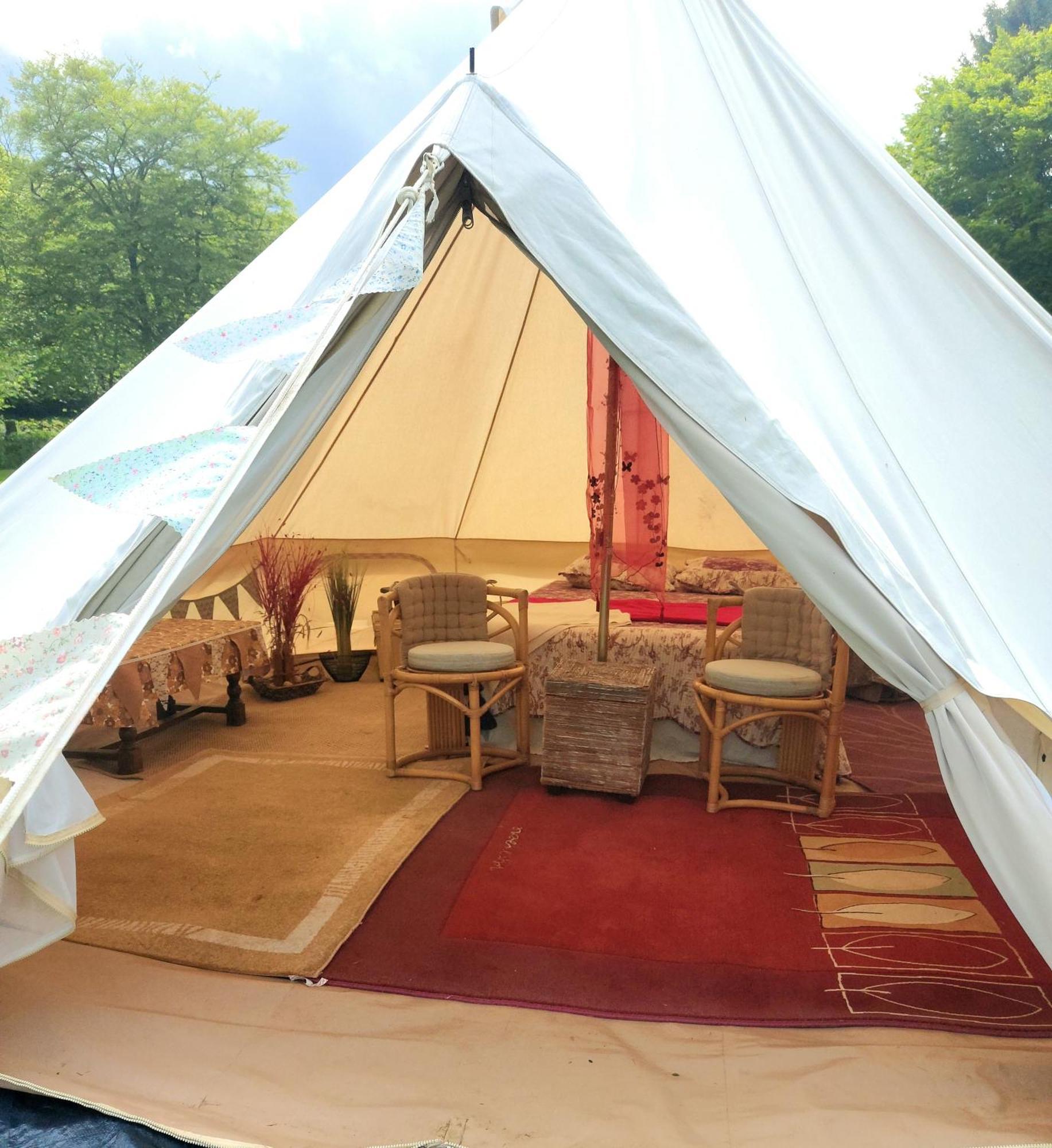 Tente de luxe Bell Tent One Of Three To Rent Fully Equipped Private Equipped Kitchen Tents Too *