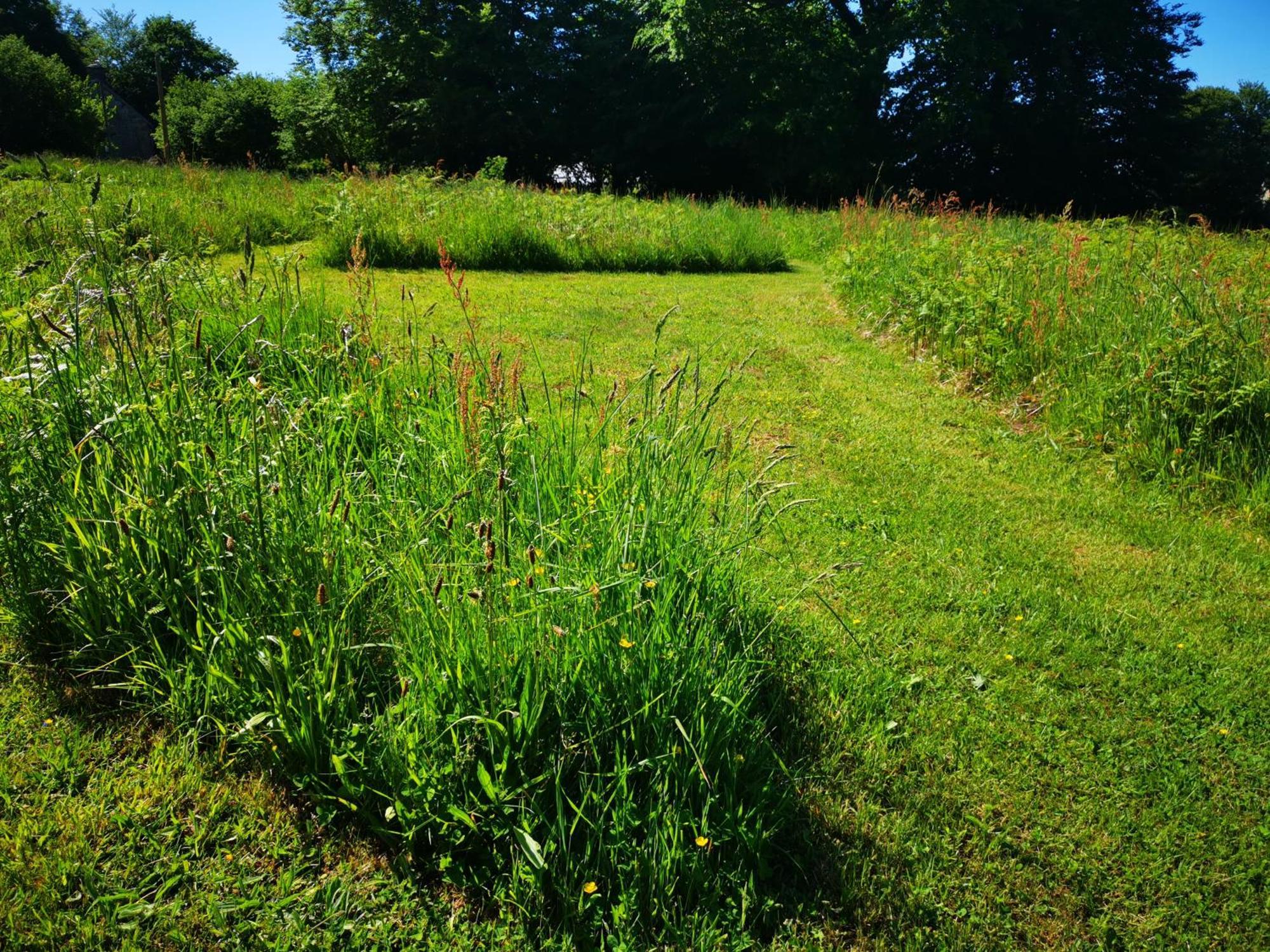 Bell Tent One Of Three To Rent Fully Equipped Private Equipped Kitchen Tents Too Saint-Michel-de-Montjoie
