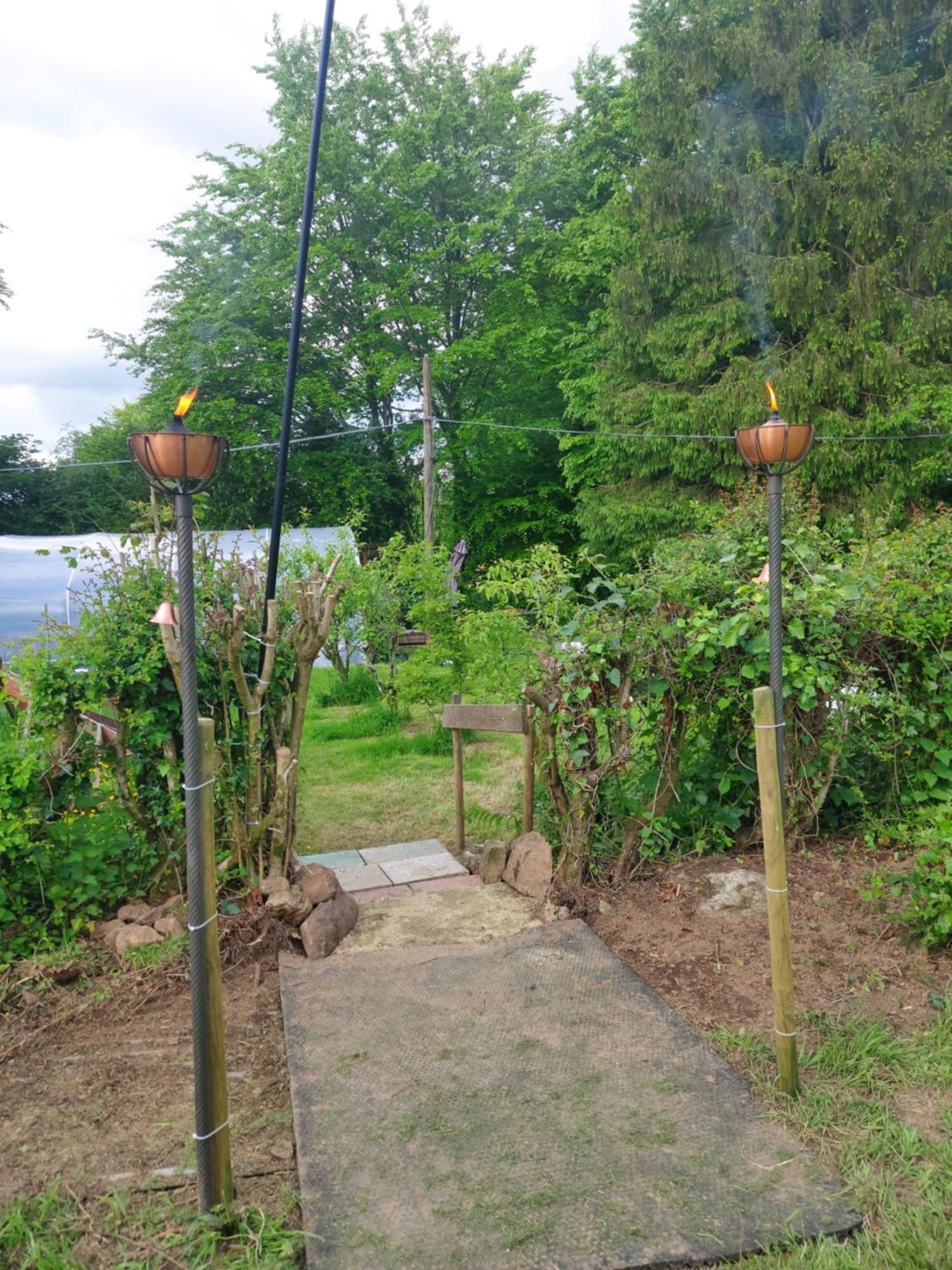 Tente de luxe Bell Tent One Of Three To Rent Fully Equipped Private Equipped Kitchen Tents Too